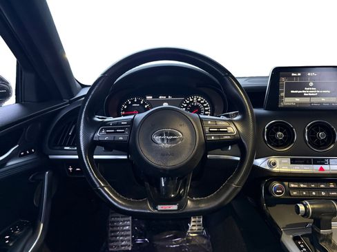 Used 2019 Kia Stinger GT1 image 10
