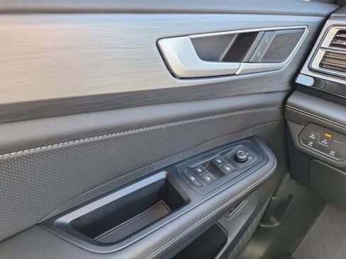 New 2026 Volkswagen Atlas Cross Sport SE image 19