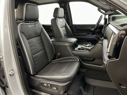 Used 2024 GMC Sierra 2500 AT4X image 45