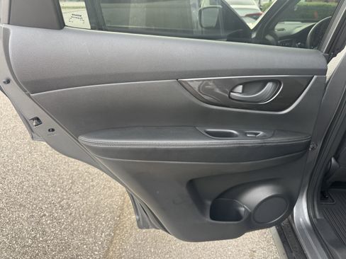 Used 2020 Nissan Rogue S AWD/4WD image 8