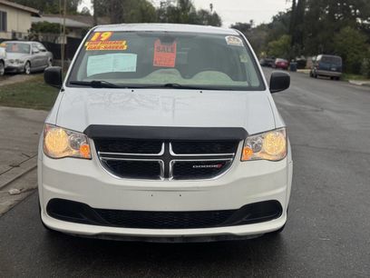 Used 2019 Dodge Grand Caravan SE w/ UConnect Hands-Free Group