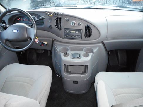 Used 2008 Ford E-150 and Econoline 150 image 23