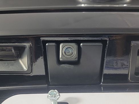 Used 2022 Toyota Sienna XLE image 7