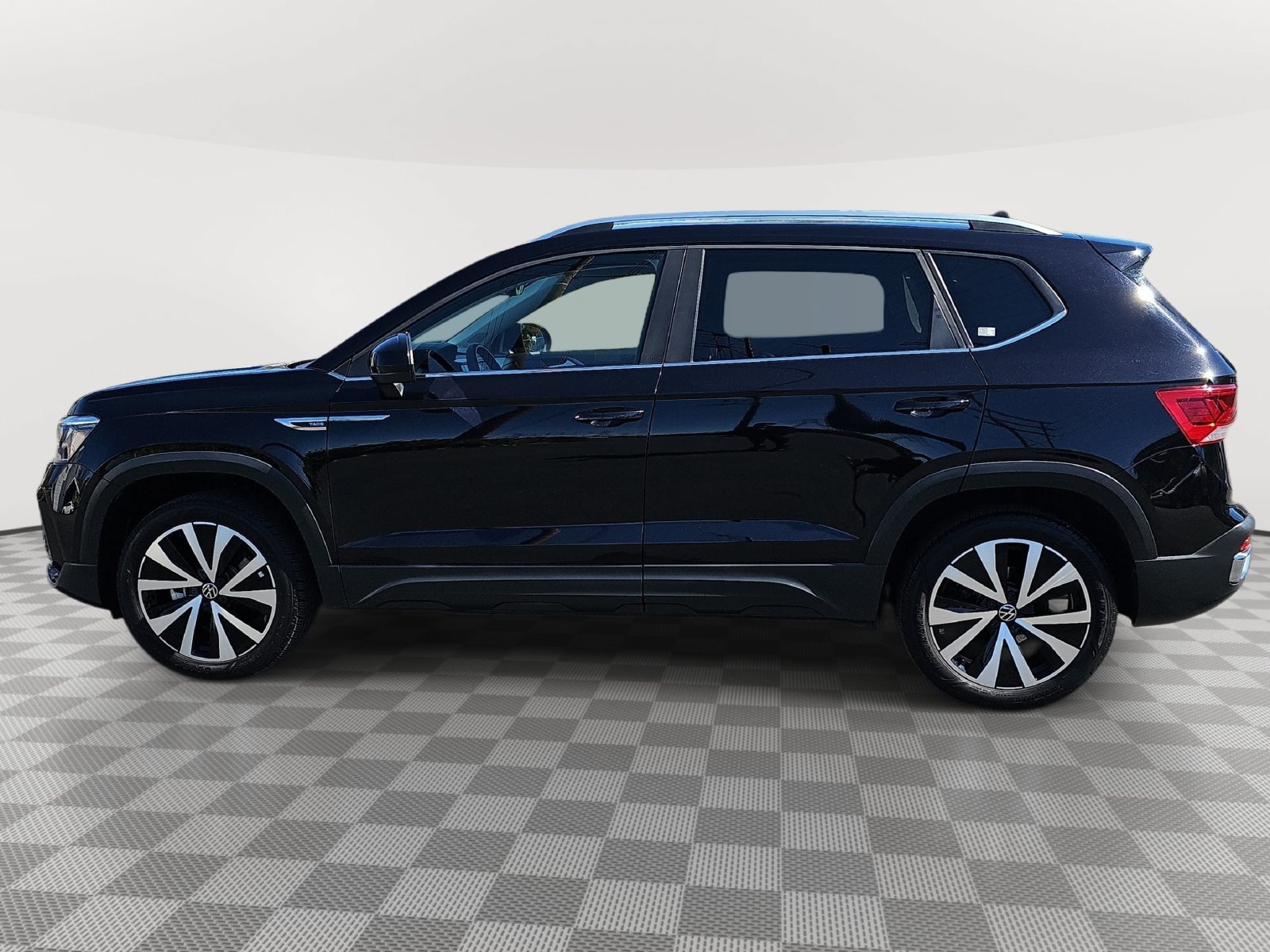 Used 2023 Volkswagen Taos SE FWD image 8