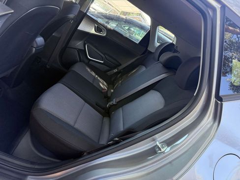 Used 2025 Kia Soul LX w/ LX Technology Package FWD image 34