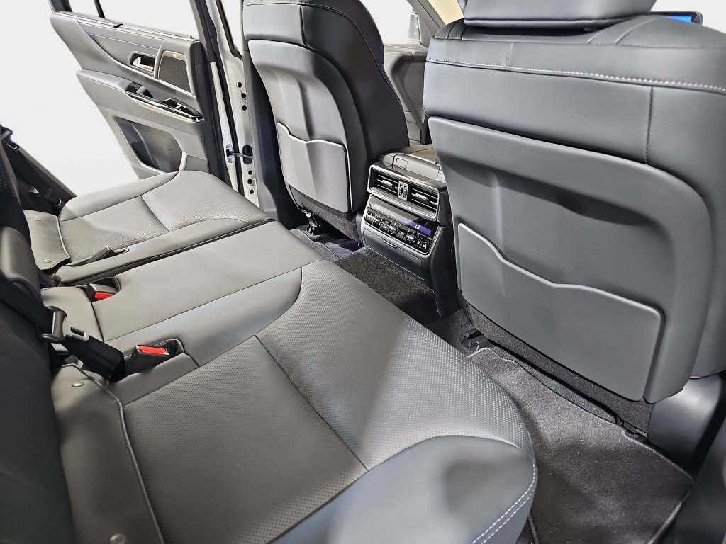 New 2026 Lexus LX 700h Luxury w/ Appearance Package AWD/4WD image 11