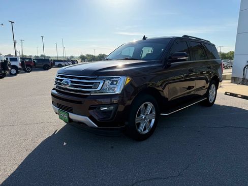 Used 2020 Ford Expedition XLT w/ Equipment Group 202A AWD/4WD image 7