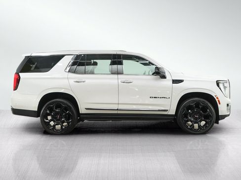 Used 2025 GMC Yukon Denali Ultimate AWD/4WD image 6