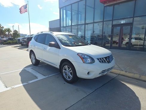 Used 2015 Nissan Rogue S w/ Convenience Package image 2