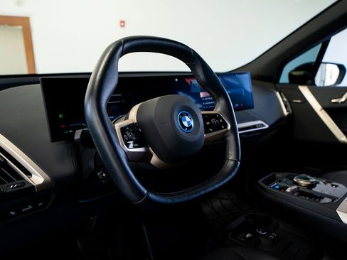 Used 2023 BMW iX xDrive50 w/ Convenience Package AWD/4WD image 28
