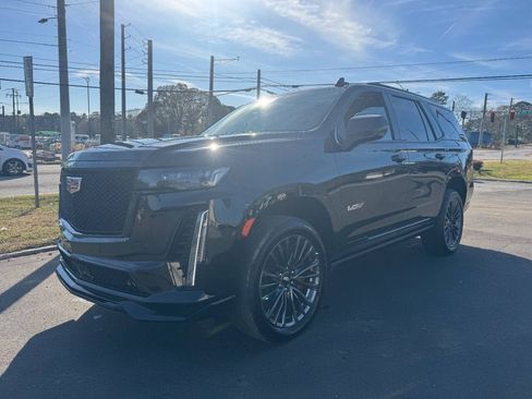 Used 2023 Cadillac Escalade V AWD/4WD image 2