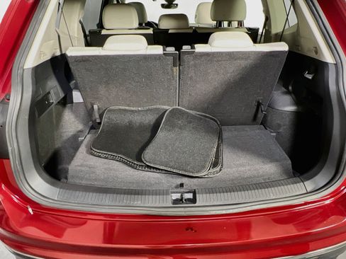 Used 2018 Volkswagen Tiguan SEL Premium w/ 3rd Row Seat Package AWD/4WD image 26