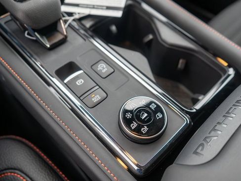 New 2026 Nissan Pathfinder SV image 28