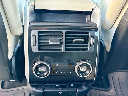 Used 2021 Land Rover Range Rover Sport HSE Silver Edition image 29