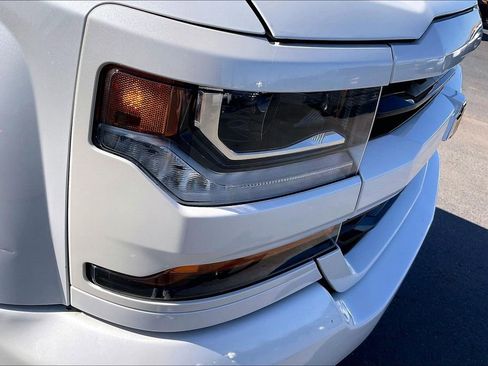 Used 2018 Chevrolet Silverado 1500 LT w/ Texas Edition image 32
