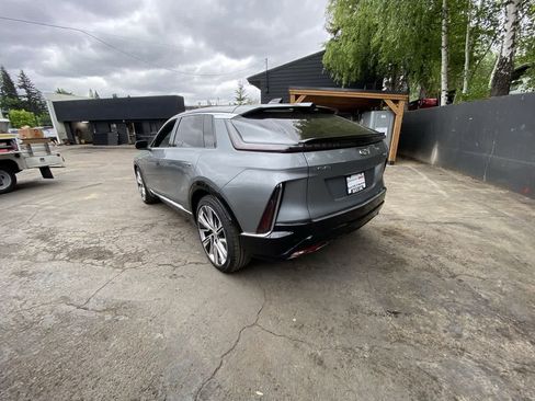 Used 2024 Cadillac Lyriq Luxury w/ LPO, Floor Liner Package AWD/4WD image 4