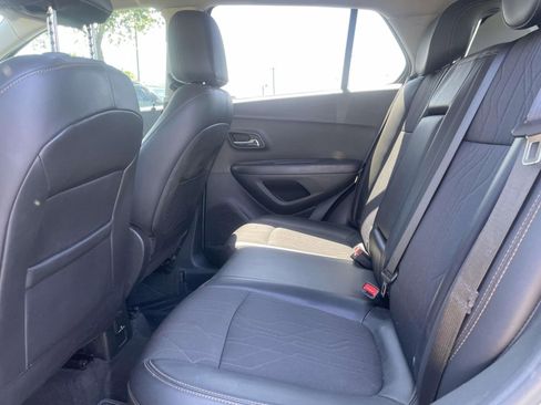 Used 2019 Chevrolet Trax LT w/ LT Convenience Package FWD image 13
