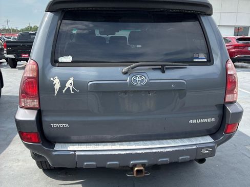 Used 2005 Toyota 4Runner SR5 AWD/4WD image 4