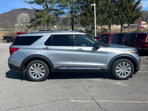 Certified 2024 Ford Explorer Limited w/ Limited Technology Package image 2