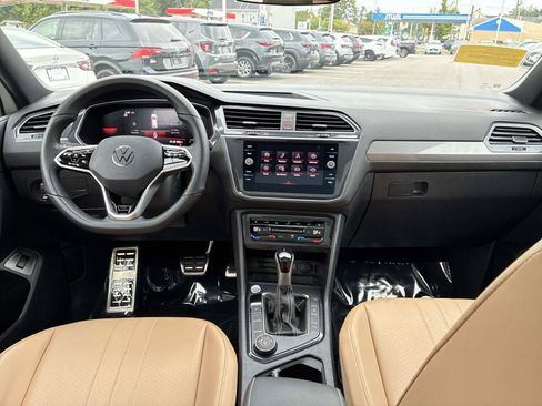 Certified 2024 Volkswagen Tiguan SE R-Line AWD/4WD image 18