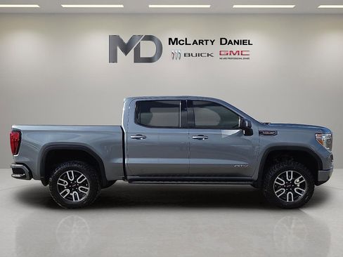 Certified 2022 GMC Sierra 1500 AT4 w/ AT4 Premium Package image 6