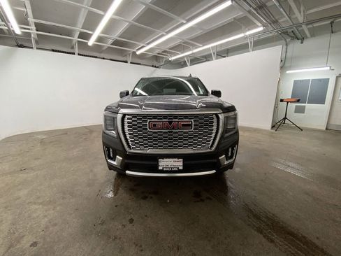 Used 2024 GMC Yukon Denali w/ Advanced Technology Package image 9