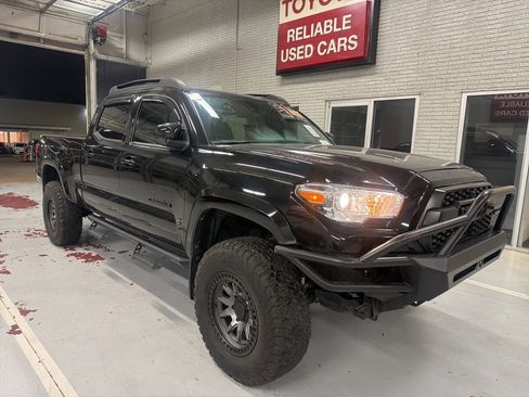Used 2023 Toyota Tacoma SR5 image 3
