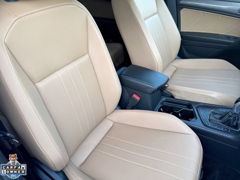 Used 2023 Volkswagen Tiguan SE w/ Panoramic Sunroof Package FWD image 26