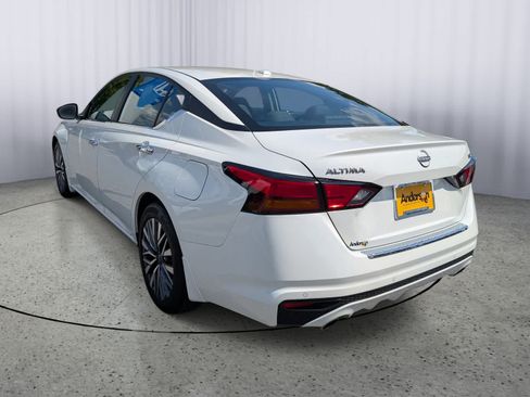Used 2023 Nissan Altima 2.5 SV w/ SV Premium Package FWD image 5