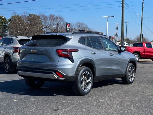 New 2026 Chevrolet Trax LT image 3