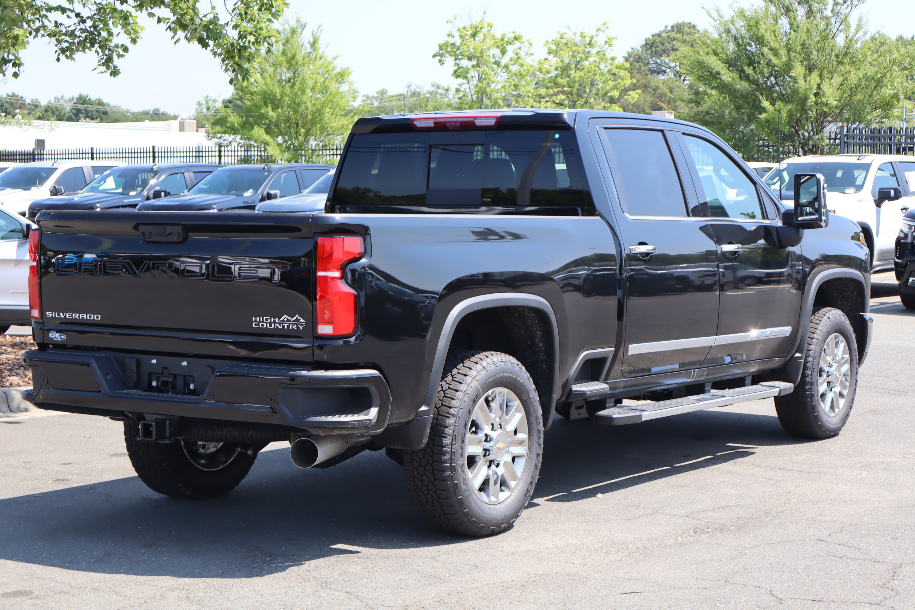 New 2026 Chevrolet Silverado 2500 High Country w/ High Country Premium Package AWD/4WD image 9