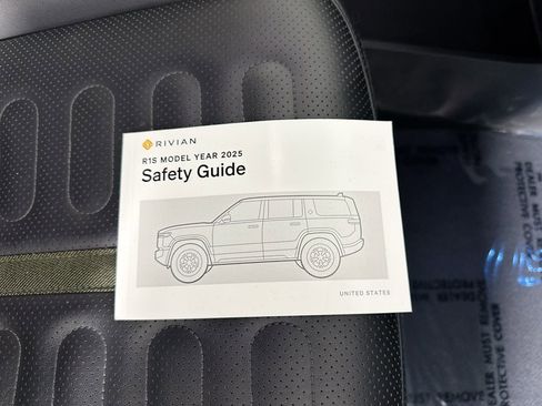Used 2025 Rivian R1S Adventure image 42