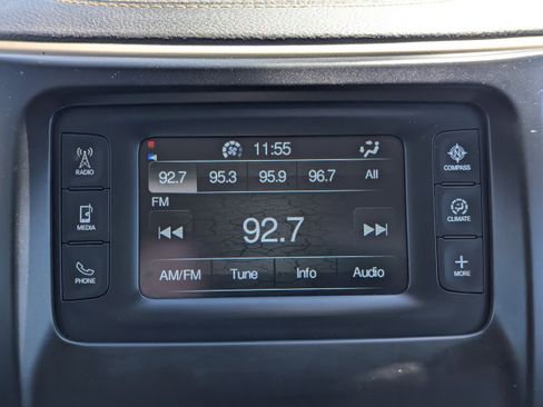Used 2017 Jeep Cherokee Sport w/ Cold Weather Group AWD/4WD image 21