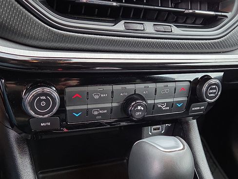 Used 2024 Jeep Compass Trailhawk image 16