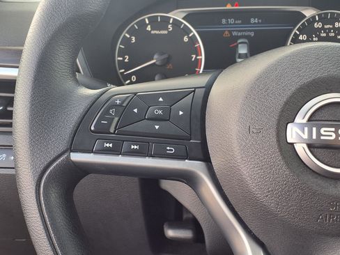 Used 2025 Nissan Altima 2.5 SV image 6