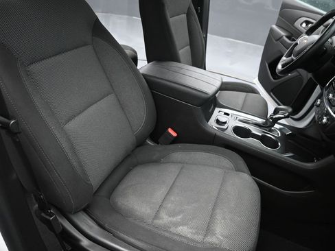 Used 2023 Chevrolet Traverse LT image 27
