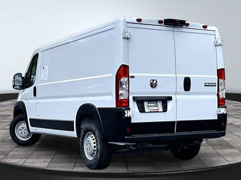 Used 2025 RAM ProMaster 2500 w/ Convenience Group FWD image 3