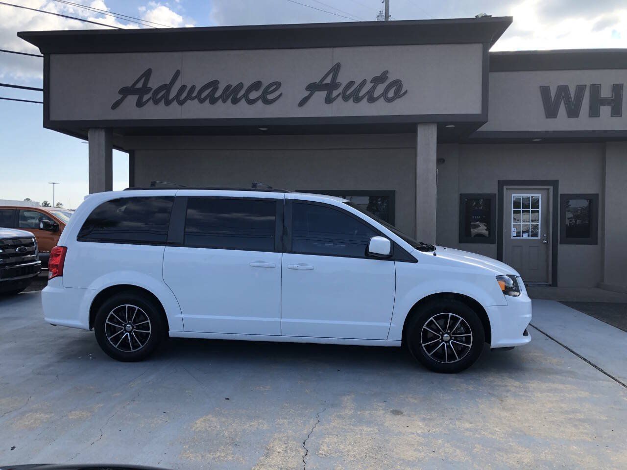 Used 2019 Dodge Grand Caravan GT FWD image 1