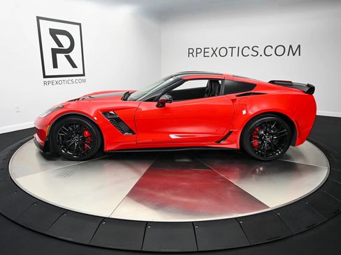 Used 2015 Chevrolet Corvette Z06 w/ 3LZ Preferred Equipment Group RWD image 9
