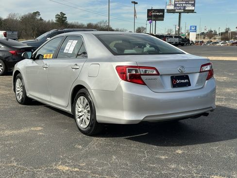 Used 2013 Toyota Camry L image 7