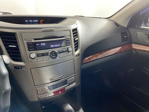 Used 2011 Subaru Outback 2.5i Limited image 27