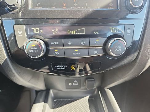 Used 2020 Nissan Rogue Sport SV image 25