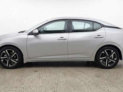 Used 2025 Nissan Sentra SV FWD image 5