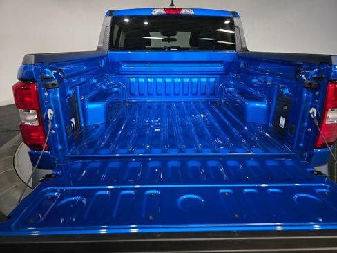 New 2025 Ford Maverick XLT w/ XLT Luxury Package FWD image 33