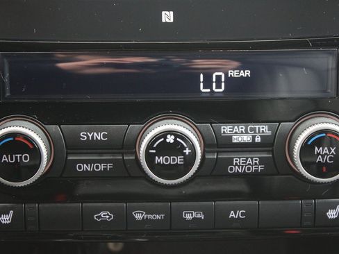 Certified 2022 Subaru Ascent Limited w/ Technology Package image 23