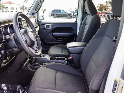 Certified 2023 Jeep Gladiator Sport image 19