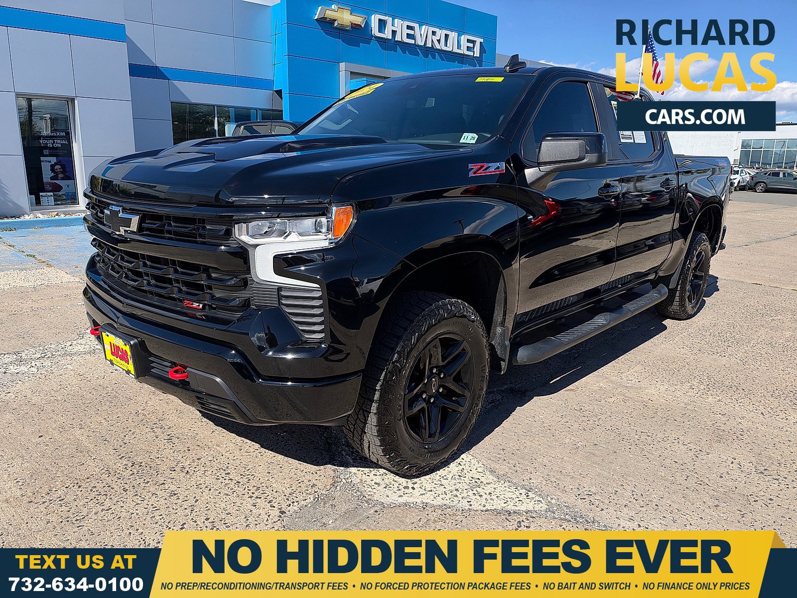 Used 2024 Chevrolet Silverado 1500 LT Trail Boss w/ Convenience Package II AWD/4WD image 1