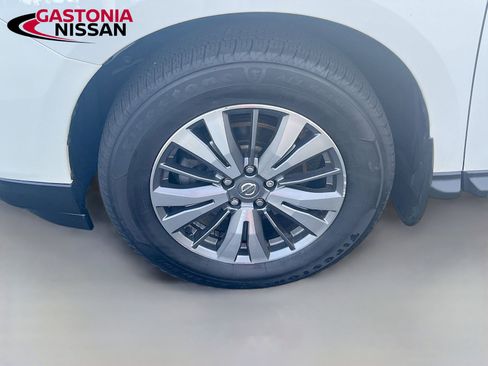 Used 2020 Nissan Pathfinder S image 39