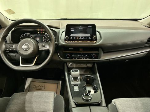 Used 2023 Nissan Rogue SV image 22