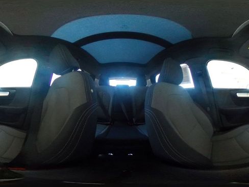 Used 2024 Volvo XC40 B5 Core image 43